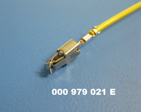 000979021E - Провод (сечение 0.5mm) c 2-мя плоскими разъемами (мама) 2.8mm 000979021E - Провод (сечение 0.5mm) c 2-мя плоскими разъемами (мама) 2.8mm