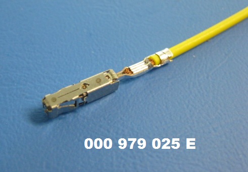 000979025E - Провод (сечение 0.5mm) c 2-мя плоскими разъемами (мама) 1.5mm 000979025E - Провод (сечение 0.5mm) c 2-мя плоскими разъемами (мама) 1.5mm