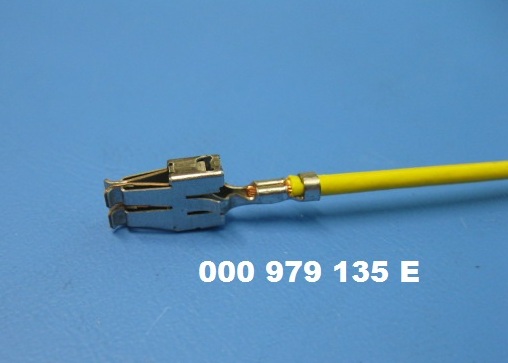 000979135E - Провод (сечение 1.0mm) c 2-мя плоскими разъемами (мама) 4.8mm 000979135E - Провод (сечение 1.0mm) c 2-мя плоскими разъемами (мама) 4.8mm